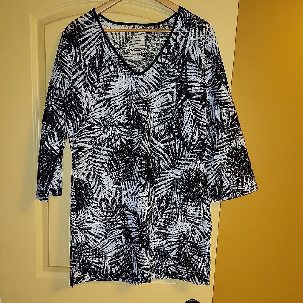 Black and White Leaf Print Coverup